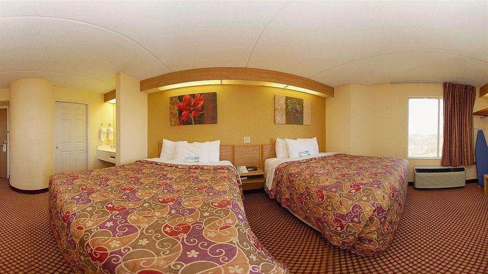 Airport Lodging Pittsburgh Airport Coraopolis Exterior photo